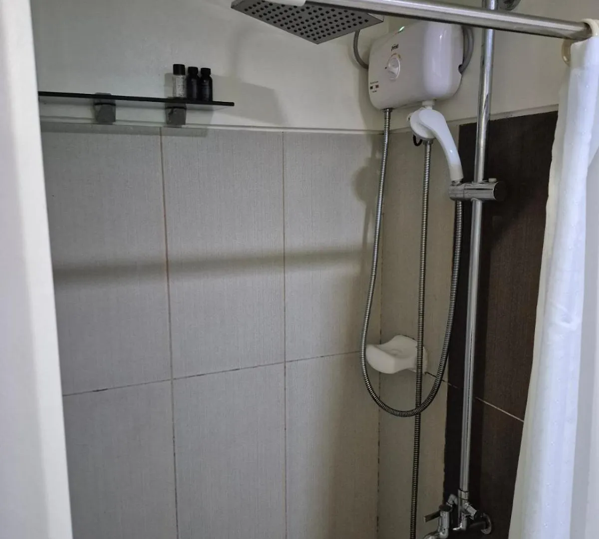 Breeze Residences, Pasay City Aparthotel